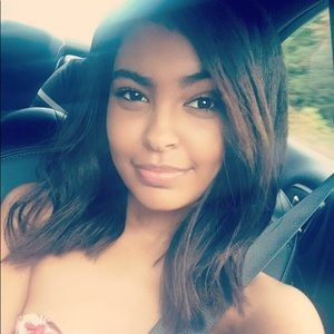 Meet your Posher, Courtney